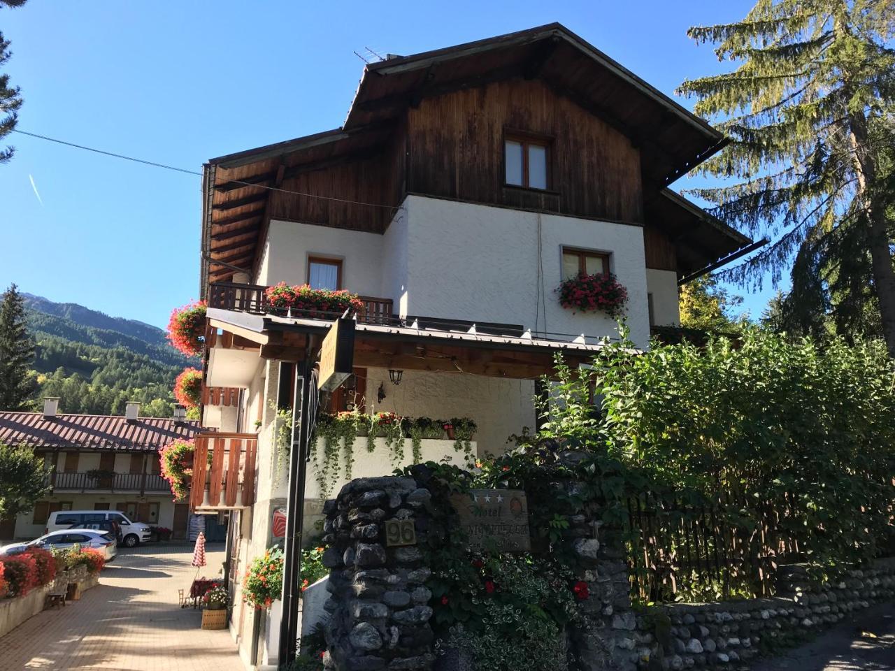 Hotel La Nigritella Бардонеккия Экстерьер фото